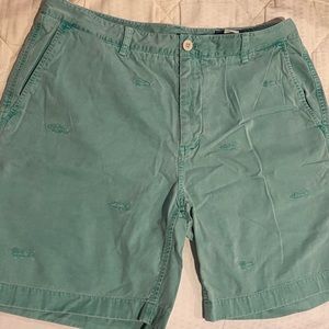 Vineyard Vines embroidered fish bone short